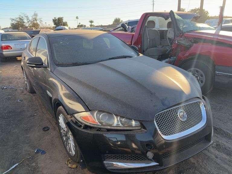 2013  Jaguar  XF