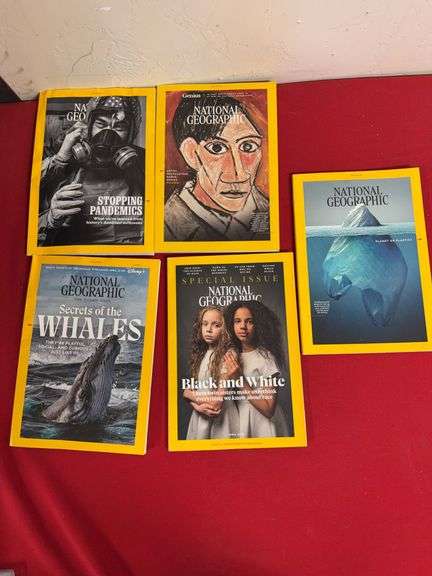 (5 Qty) National Geographic Magazines