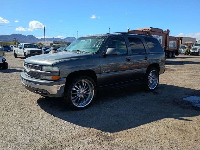2001  Chevrolet  Tahoe LT