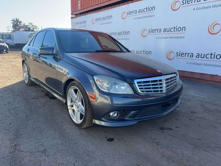 2010  Mercedes-Benz  C300