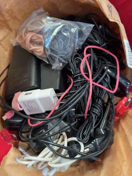 (1 Qty) Lot of Assorted Chargers