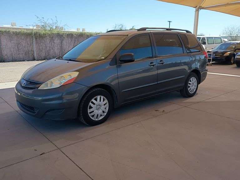 2007  Toyota  Sienna LE