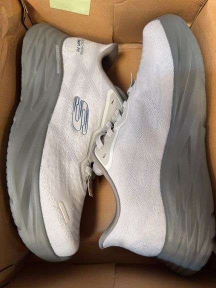 (1 Qty) Men’s Swift Fit Sneaker Size:10.5