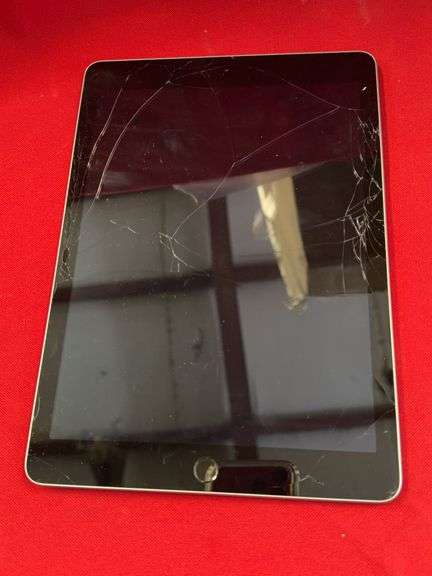 (1 Qty) Apple iPad Model:1822