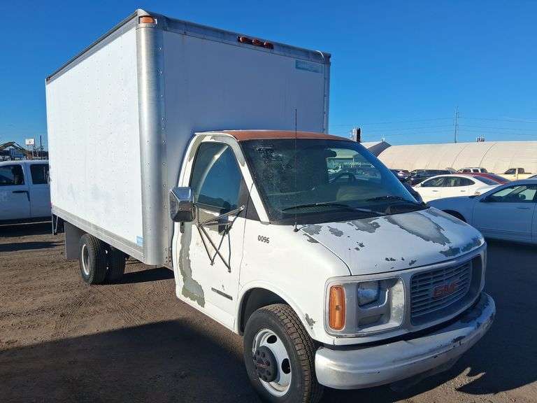 2000  GMC  Savana 3500  Box Truck