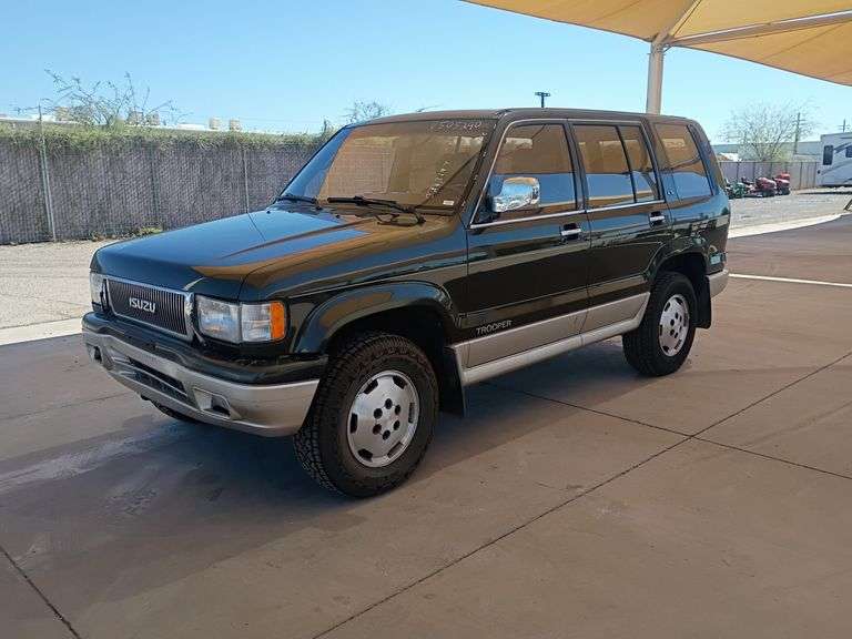 1993 Isuzu Trooper LS