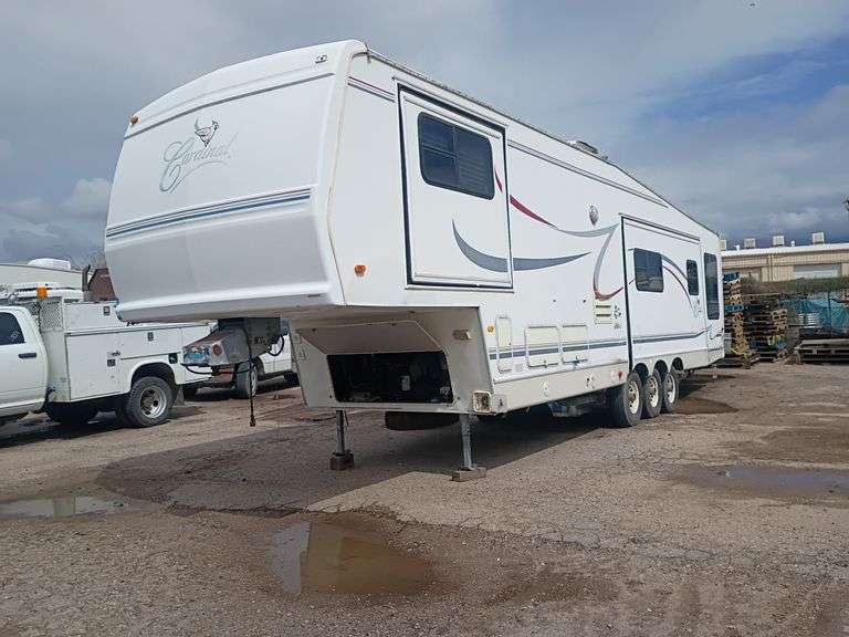 2000  FOREST RIVER  Cardinal Towables  Travel Trailer