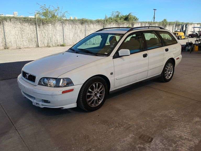 2003 Volvo V40