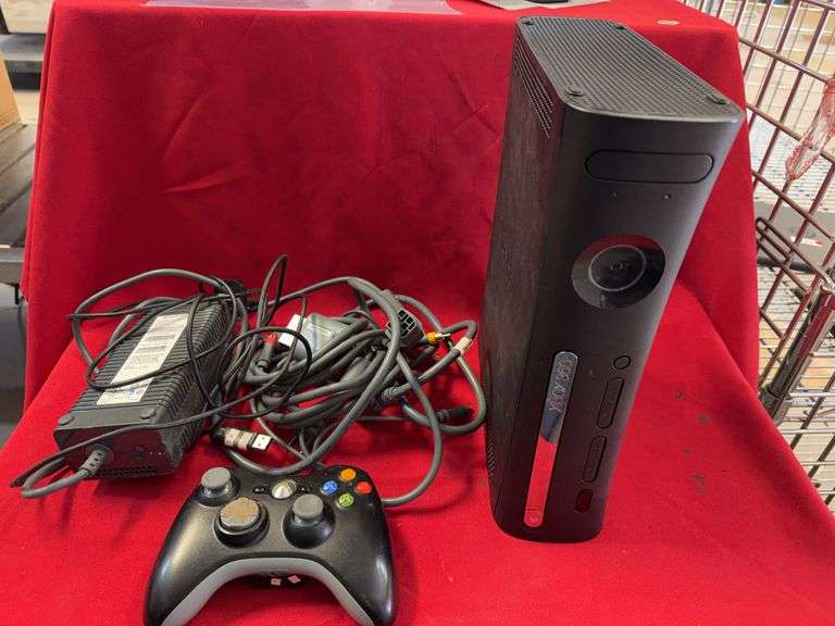 (1 Qty) XBox 360 with Controller & Cords