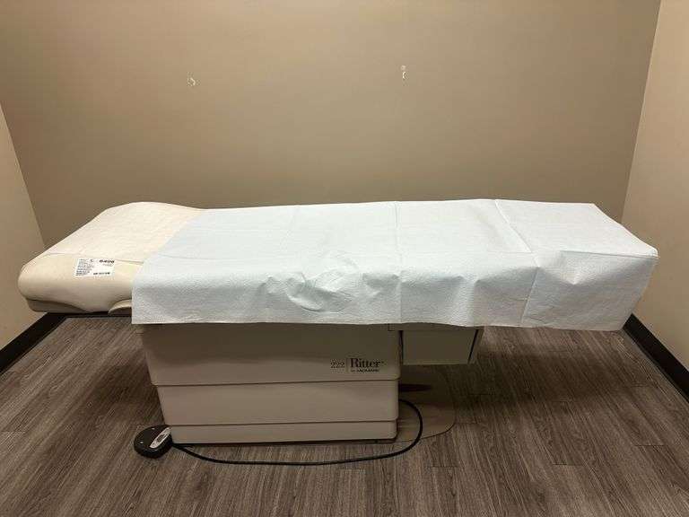Midmark Ritter 222 Power Examination Table