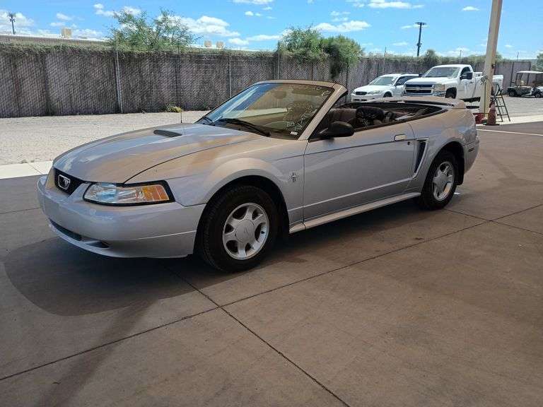 2000 Ford Mustang