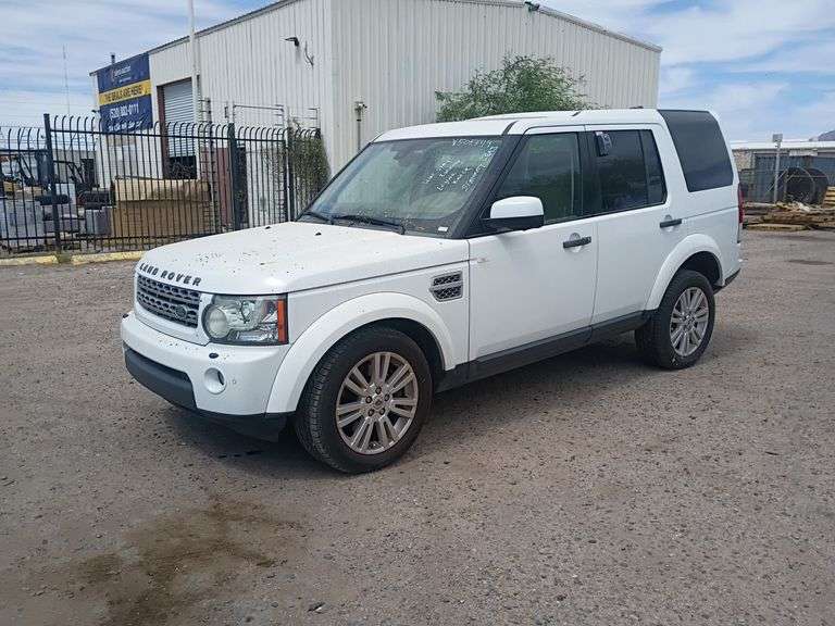 2011  Land Rover  LR4 Luxury