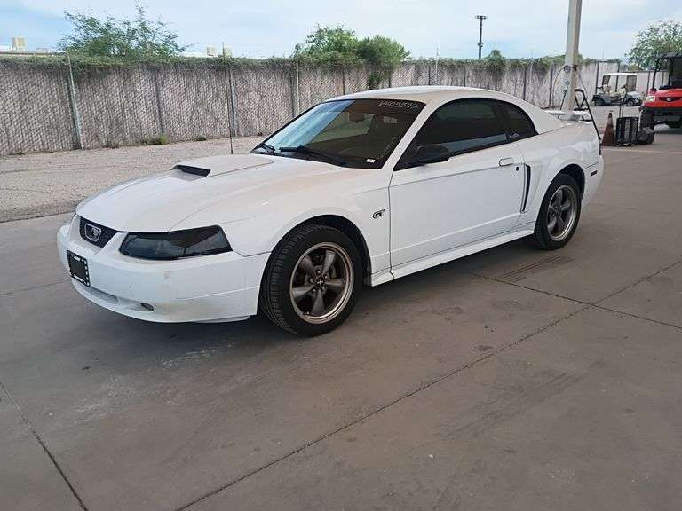 2002 Ford Mustang GT Deluxe