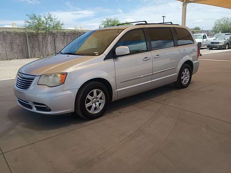 2012 Chrysler Town & Country Touring