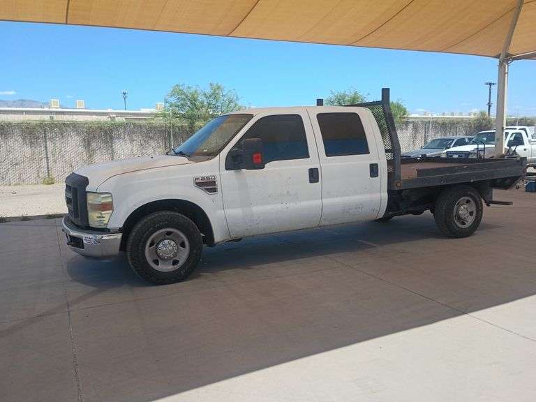 2009  Ford  F250 Super Duty XL  Flatbed Truck