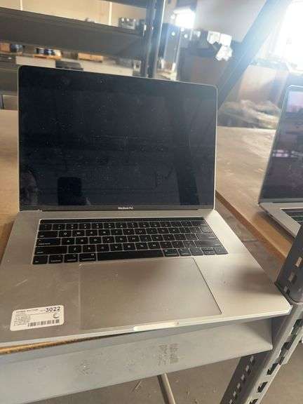 Apple MacBook Pro A1990