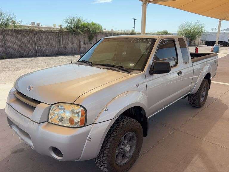 2004 Nissan Frontier XE Desert Runner