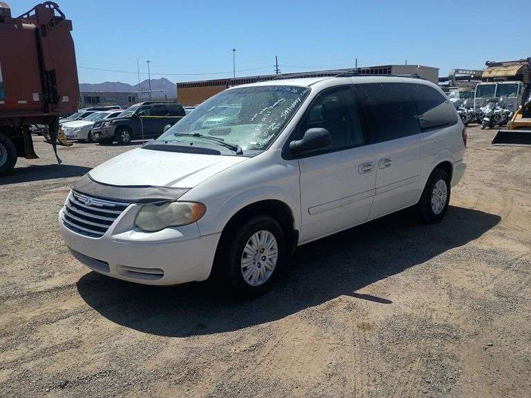 2005 Chrysler Town & Country
