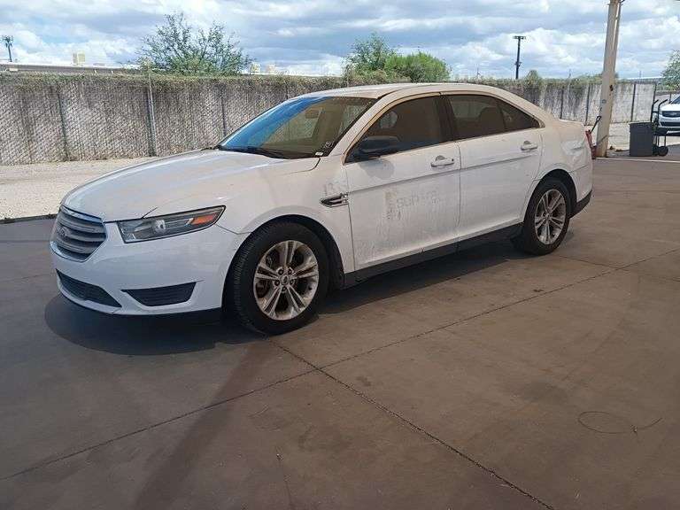 2016 Ford Taurus SE