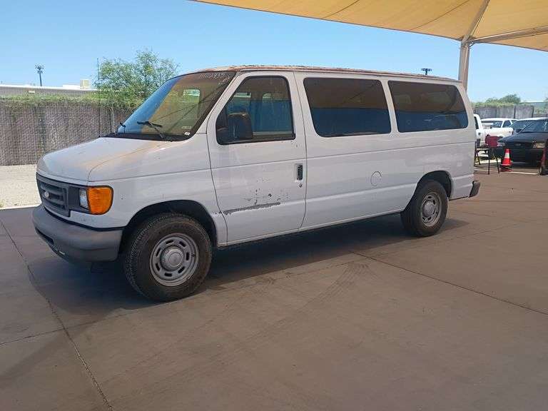 2006 Ford E150 XL Passenger Van