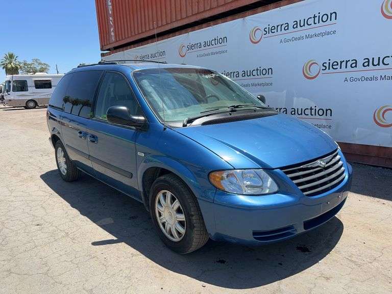 2005  Chrysler  Town & Country