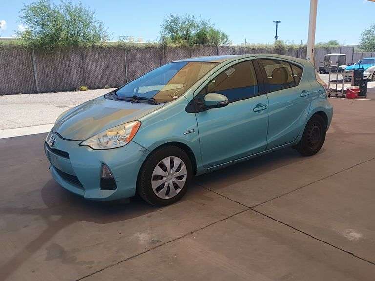 2013  Toyota  Prius C II