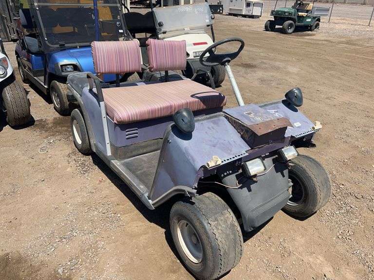 E-Z-GO Golf Cart