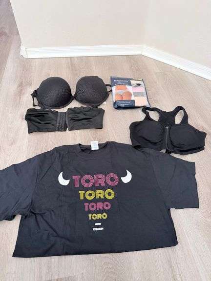 (2 Qty) Women’s Bras Size:38D (1 Qty) T-Shirt (1 Qty) Medium Ladies Panties