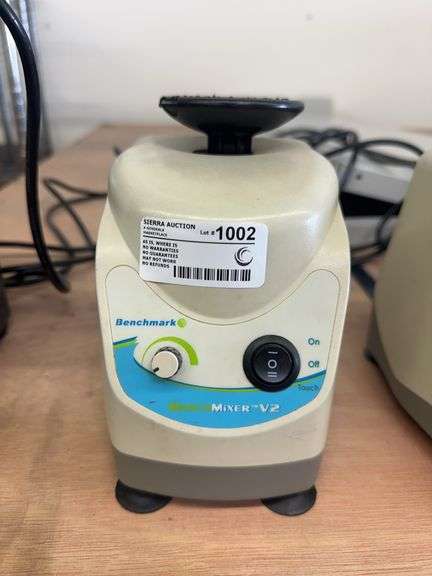 BENCHMARK BenchMixer V2 Variable Speed Vortex Mixer Shaker 115V 60Hz 1.5A
