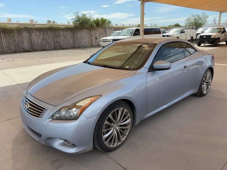 2013  Infiniti  G37