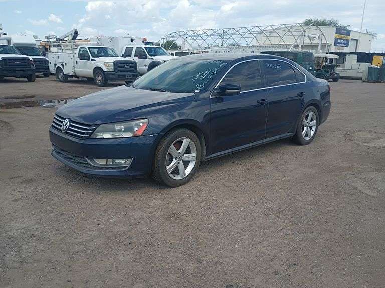 2015  Volkswagen  Passat Limited