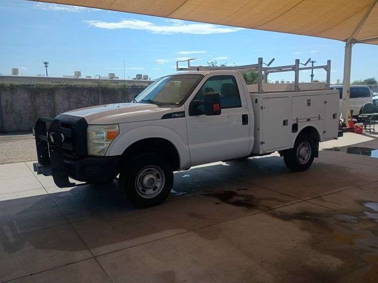 2011  Ford  F350 Super Duty XL   Utility Truck