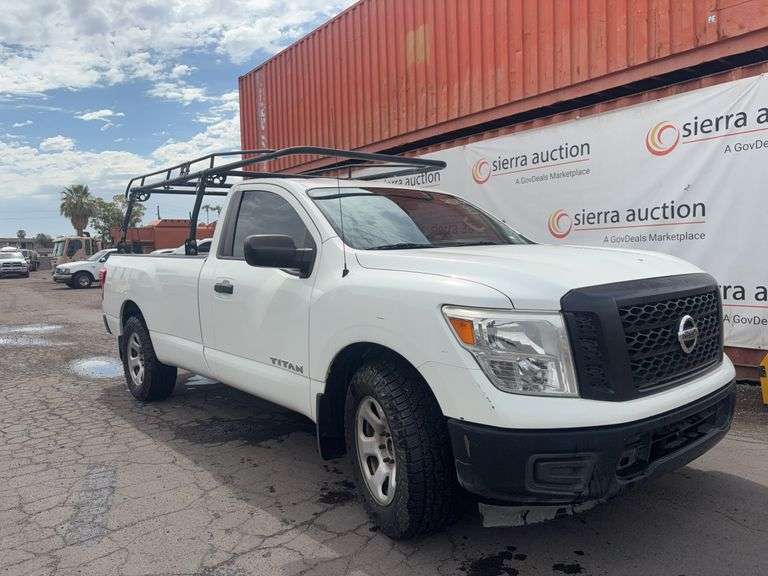 2017 Nissan Titan Work Truck
