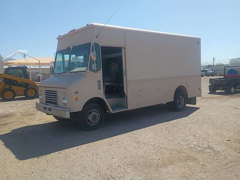 1991  Ford  F-590  Box Truck