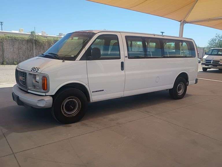 2000  GMC  Savana G3500 SLE  Passenger Van
