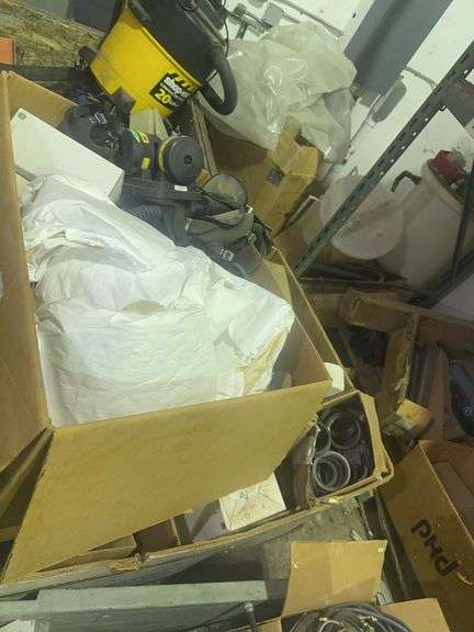 (P) Pallet Lot With 3M Filtered Rubber Masks, Rubber Rings/Gaskets, Wires, & More 