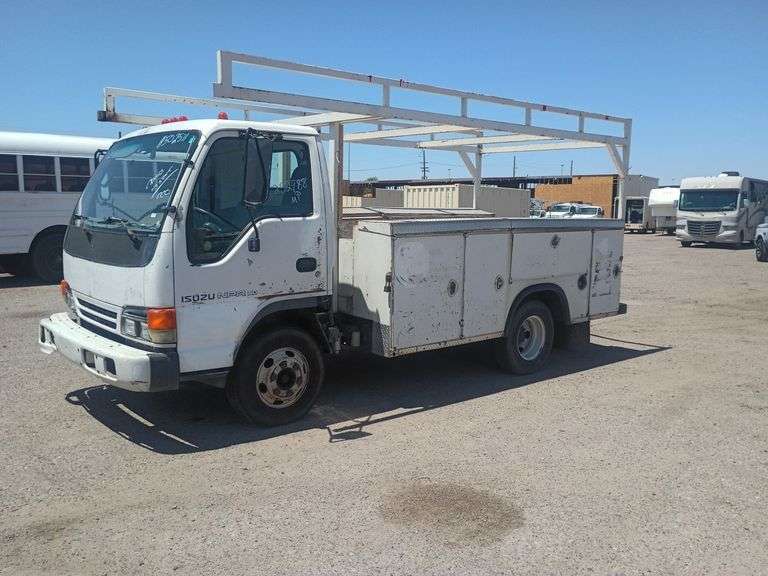 2005  Isuzu  NPR-HD   Utility Truck