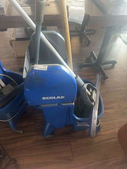 Eco Lab Mop/Bucket and Squigie