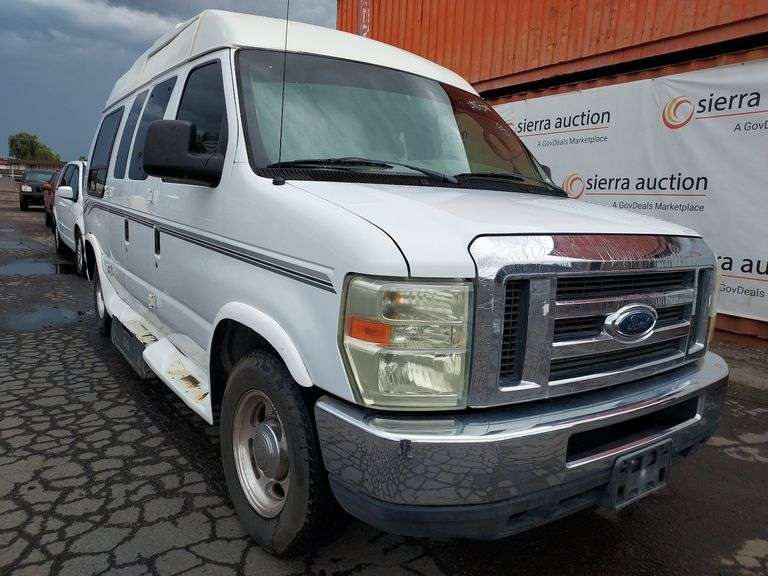 2008  Ford  E150 Vans Econoline  Cargo Van