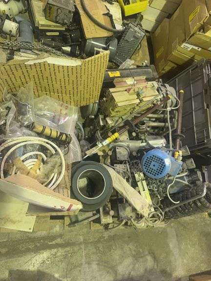 (P) Pallet Lot With Metal, Electric Motors, Metal On/Off Valve, & More 