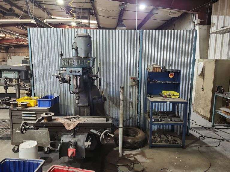 Gorton Manual Vertical Knee Milling Machine – 14-Speed Spindle w/ Power Feed