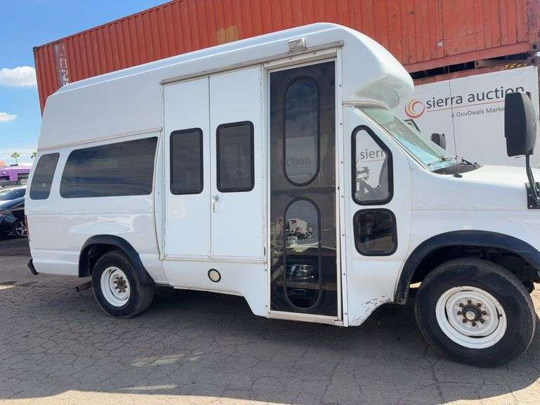 2012 Ford Econoline Cargo Van