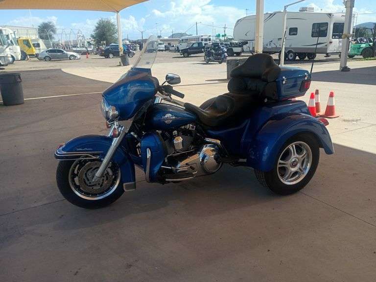 2007 Harley Davidson FLHTCU Ultra Classic Motorcycle