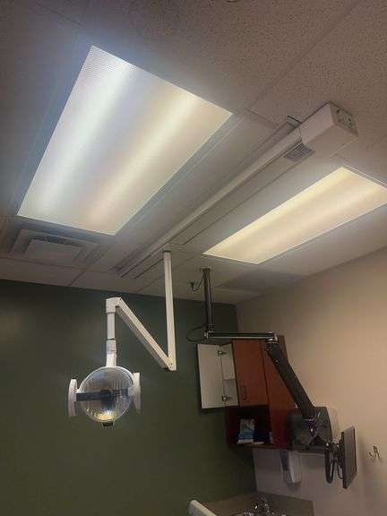 CLESTA DENTAL Light AL-515T Hanging Swivel Light with Track (WINNING Bidder Is Responsible For Remov