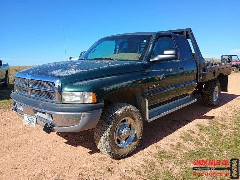 2000 Dodge w/ Bradford bed