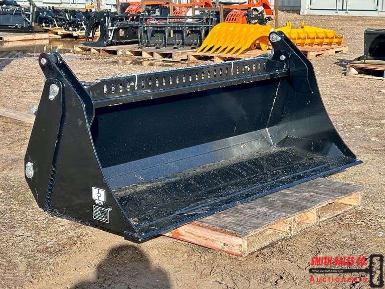 Shell Iron Bucket GIYI 72” Clam Shell Bucket for Skid Steer - Smith Sales Auctioneers LLC