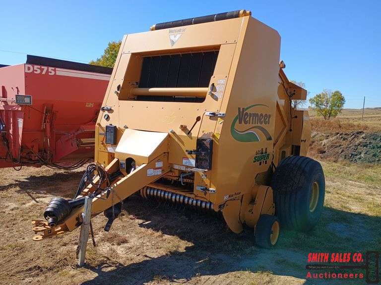 Vermeer 605SM Round Baler