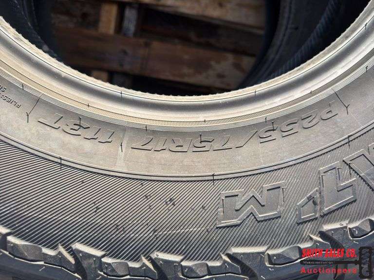 Unused Hankook P255-75R17 tires
