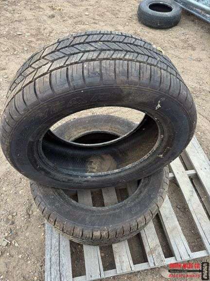 Pair of Tires P275 / 55R20