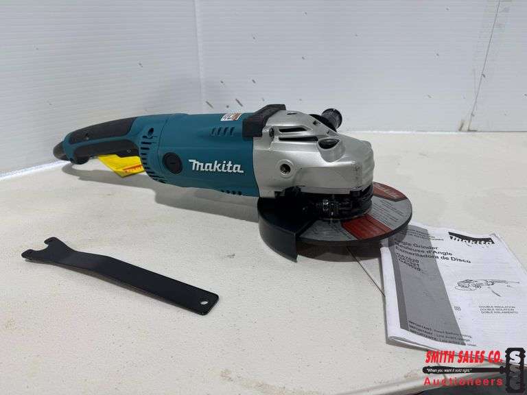 Makita Angle Grinder GA7021